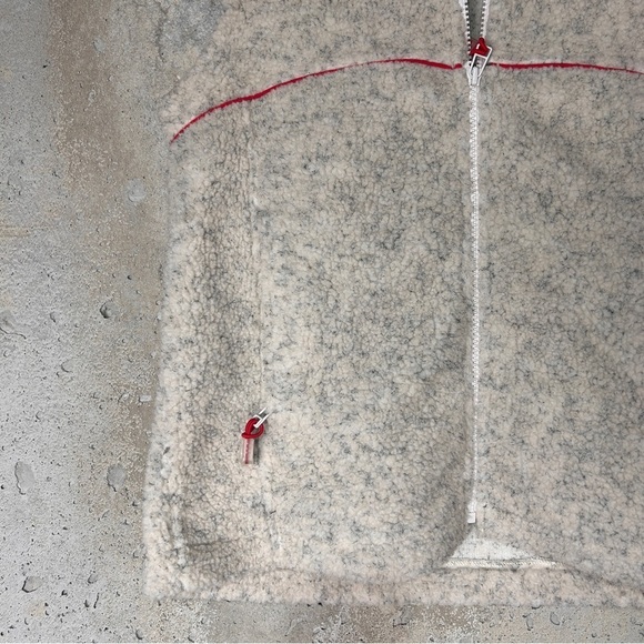 Sunice cream off white, grey Sherpa zip up red piping accent vest small - Picture 2 of 8